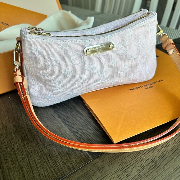 LOUIS VUITTON Pochette Liv Pink Denim M14159 - Picture 1 of 16